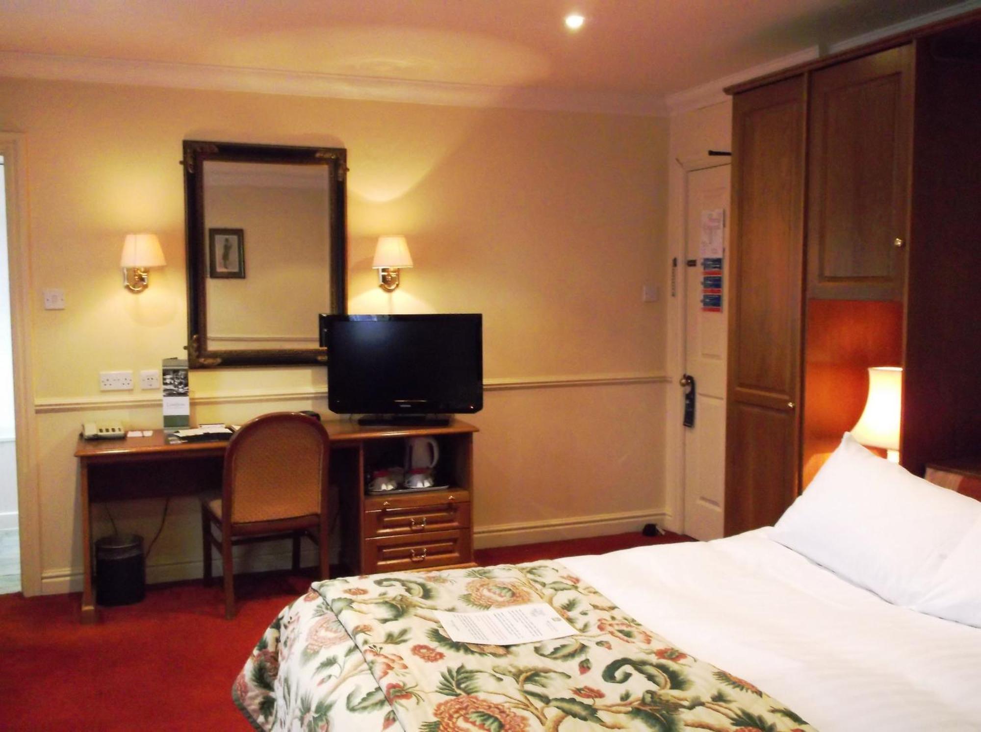 Pavilion Hotel, Sure Collection By Western Hotel 3*